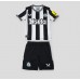 Billige Newcastle United Børnetøj Hjemmebanetrøje til baby 2023-24 Kortærmet (+ korte bukser)